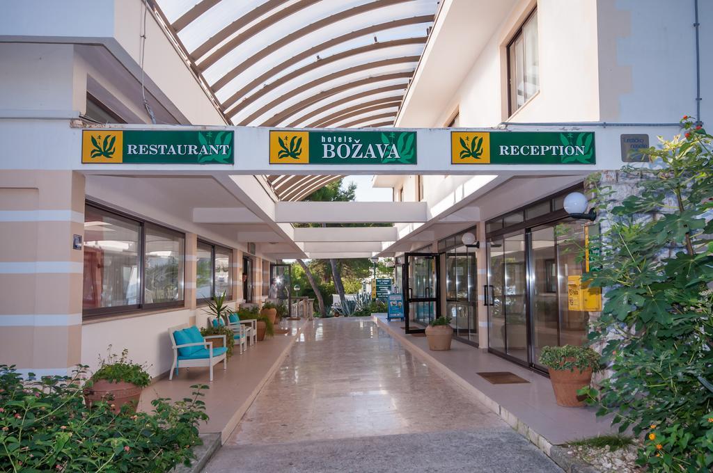 בוזאבה Hotel Agava מראה חיצוני תמונה