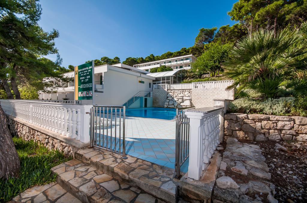 בוזאבה Hotel Agava מראה חיצוני תמונה