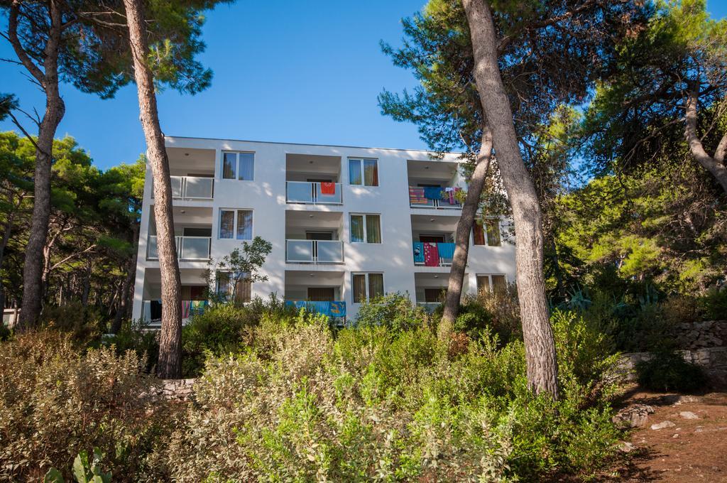 בוזאבה Hotel Agava מראה חיצוני תמונה