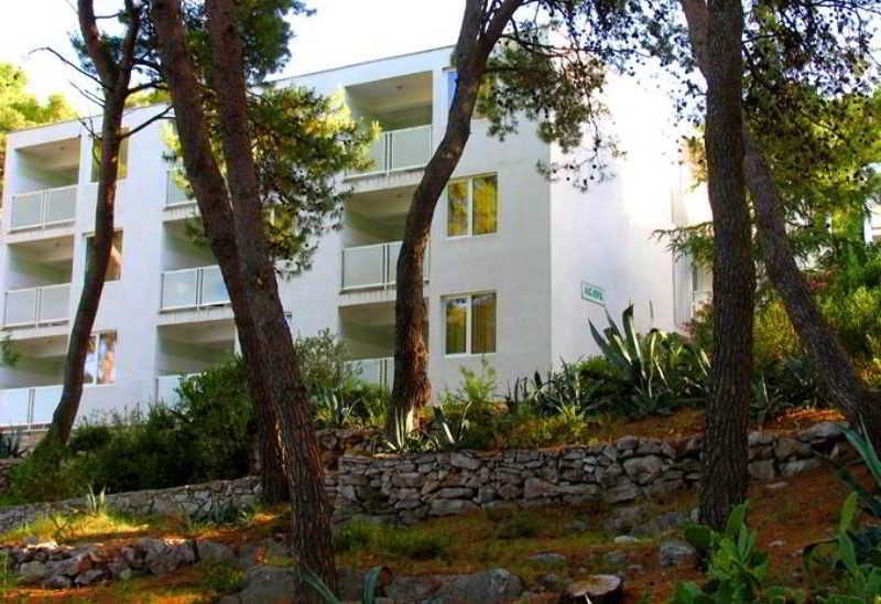 בוזאבה Hotel Agava מראה חיצוני תמונה