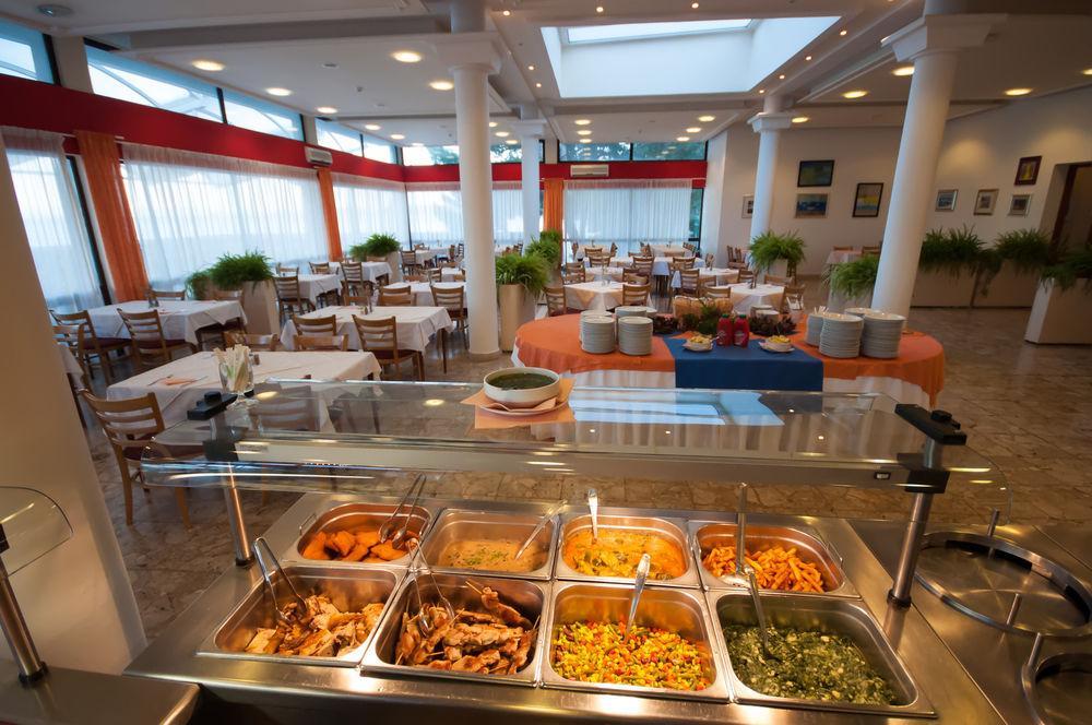 בוזאבה Hotel Agava מראה חיצוני תמונה