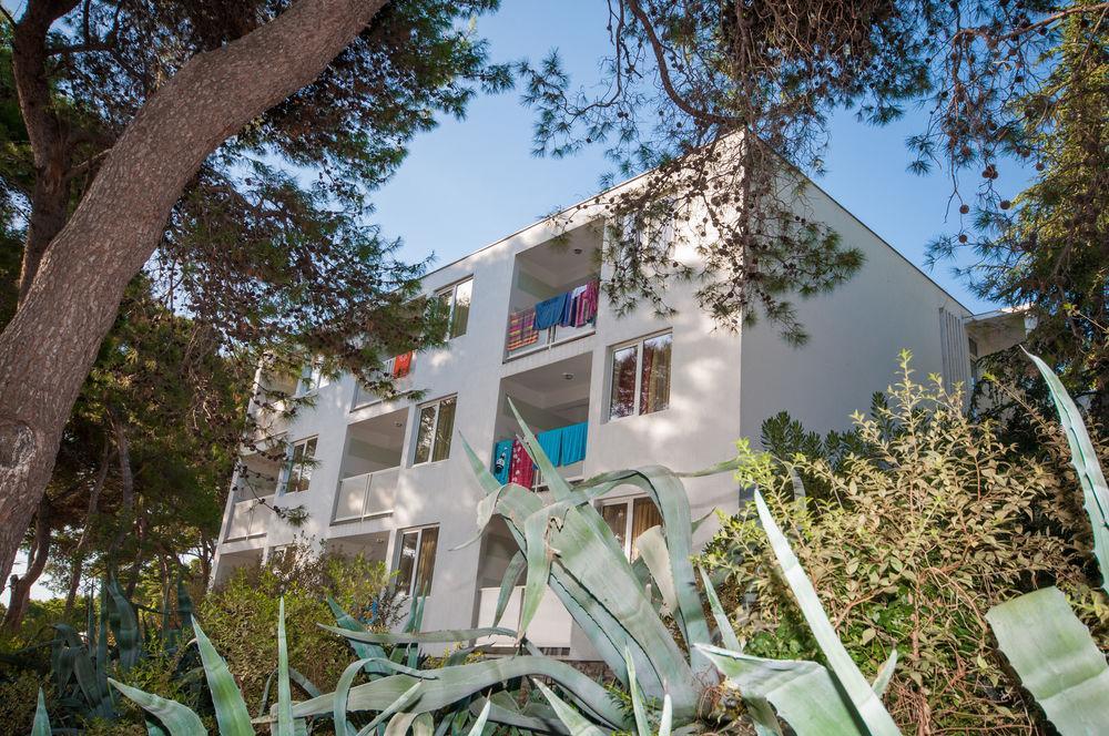 בוזאבה Hotel Agava מראה חיצוני תמונה
