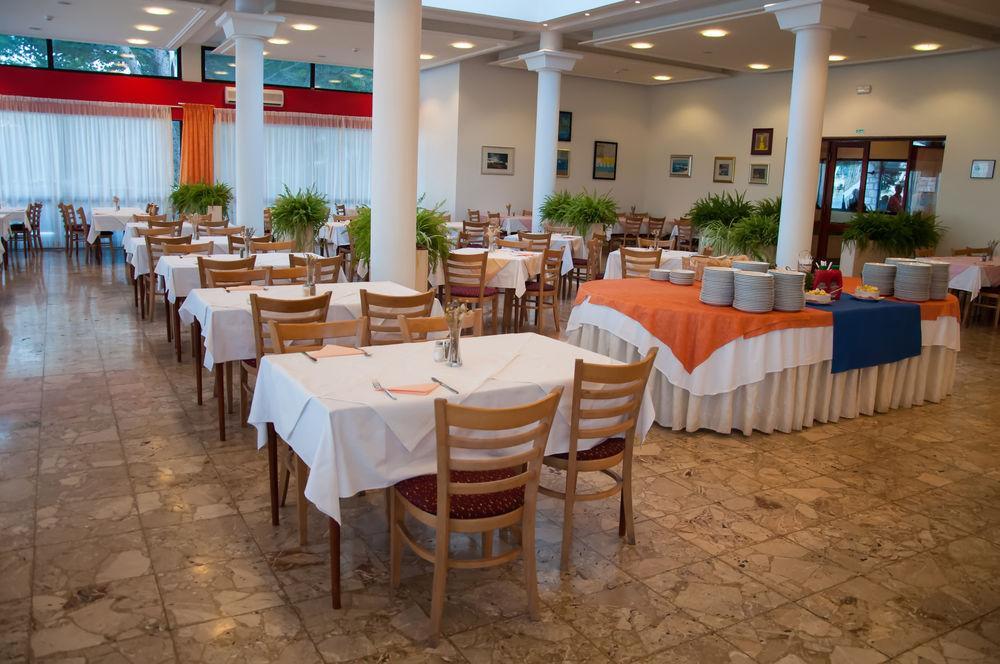 בוזאבה Hotel Agava מראה חיצוני תמונה