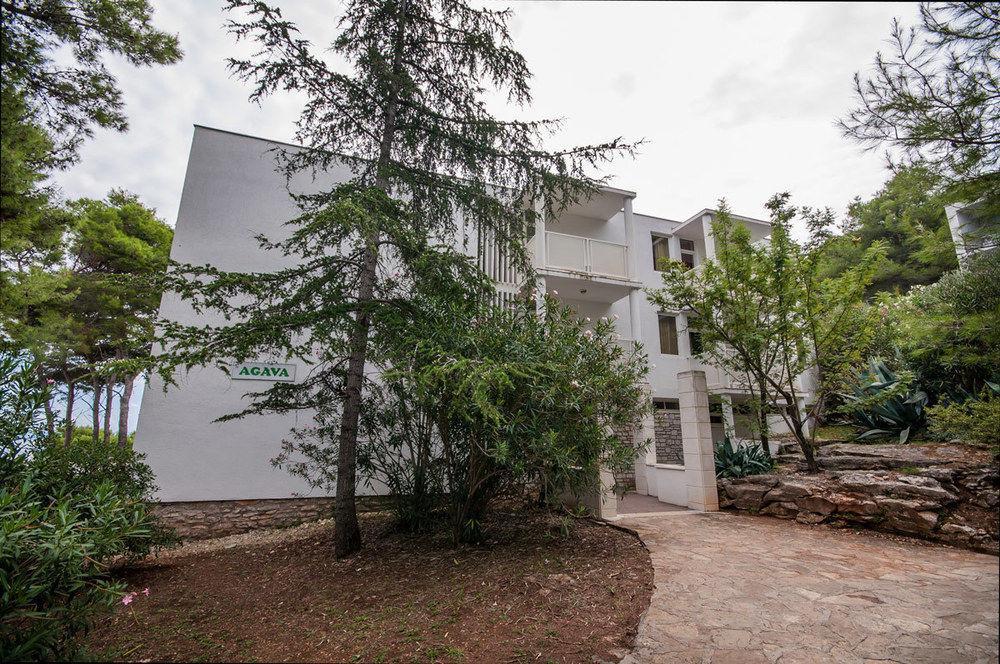 בוזאבה Hotel Agava מראה חיצוני תמונה